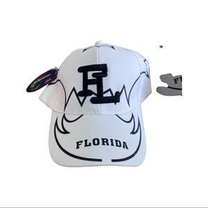 White new Flórida hat